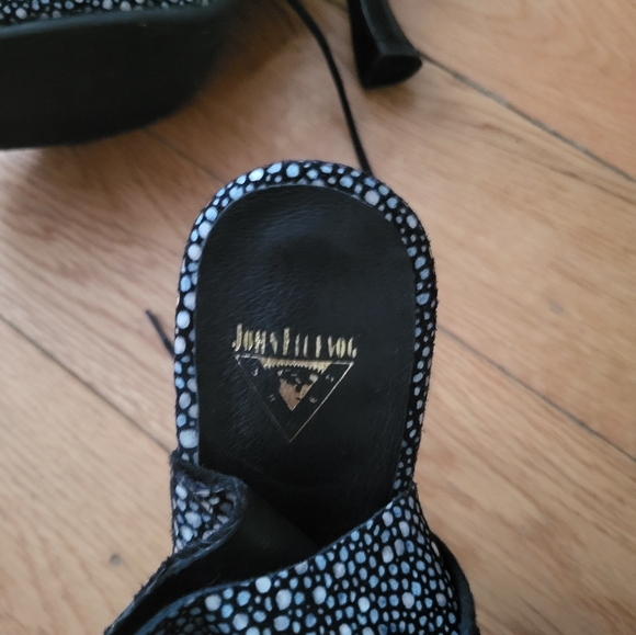John fluevog size 8 spotted leather heels - Picture 2 of 5